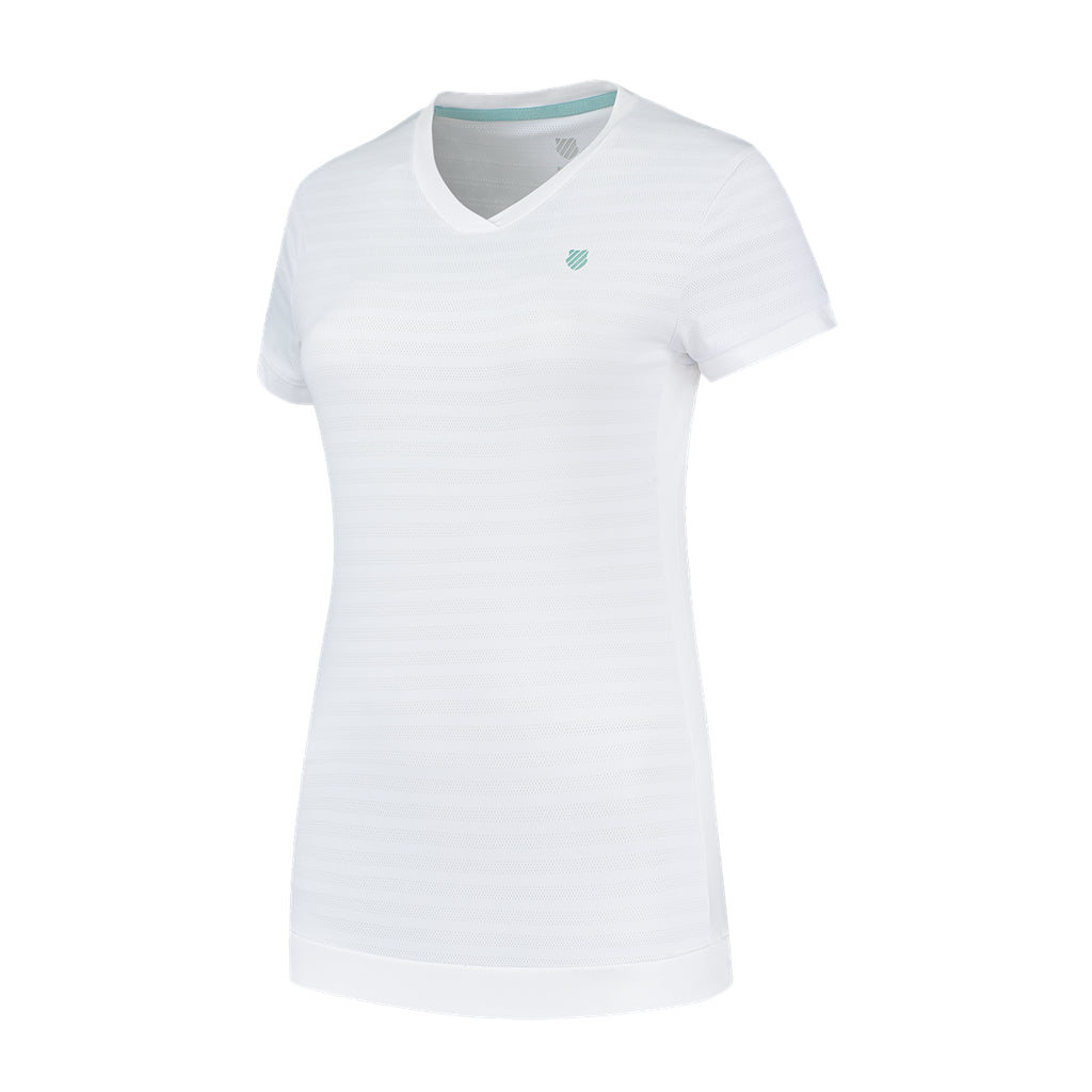 The K-Swiss Tac Hypercourt Women's V-Neck Badminton Top in white features short sleeves and a subtle horizontal texture. Ideal for badminton, its minimalist logo beautifully complements the high standards of K-Swiss Hypercourt.