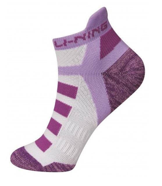 Discover the perfect combination of comfort and style with the Li-Ning Women's Mid-Cut Sports Socks. This single ankle-length sock, part of the renowned Li-Ning line, features a striking geometric pattern in white and purple. It boasts a cushioned sole for added comfort and proudly displays the brand name on the cuff, making it an ideal choice to enhance your sportswear collection.