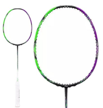 A close-up of the Li-Ning Halbertec 9000 Badminton Racket – Green Crystal / Dragons Violet showcases a vibrant design with green and violet hues on the frame. The white handle complements its tightly woven strings. In the background, you can view this high-performance racket in full.