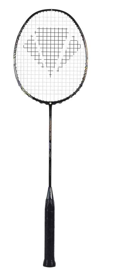 The Carlton Vapour Trail 82 Badminton Racket - Pyrite, by Carlton, is expertly crafted using Japanese High Modulus Graphite. It sports a black handle and a diamond-shaped string pattern, enhanced with Vectran for exceptional performance, all set against a white backdrop.