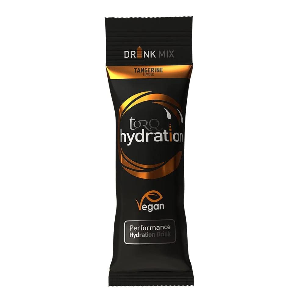 The Torq Hydration Sachet in tangerine flavor, featuring black and orange packaging, showcases a hypotonic formulation designed for optimal electrolyte delivery. This vegan mix is crafted to efficiently enhance performance hydration.